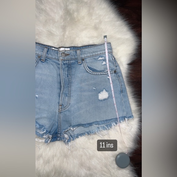 Reformation Short - Picture 8 of 8